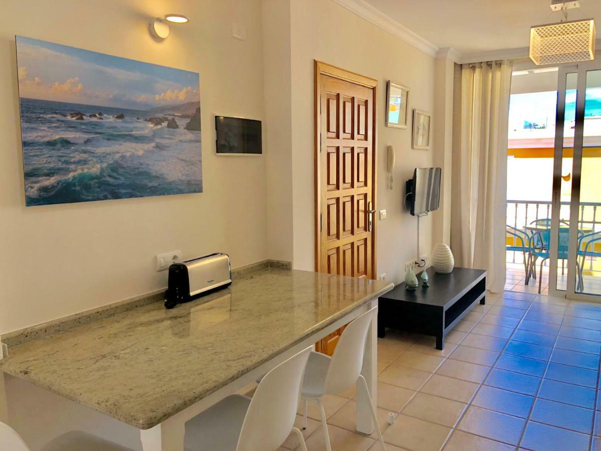 Puerto De Naos Apartamentos El Faro מראה חיצוני תמונה